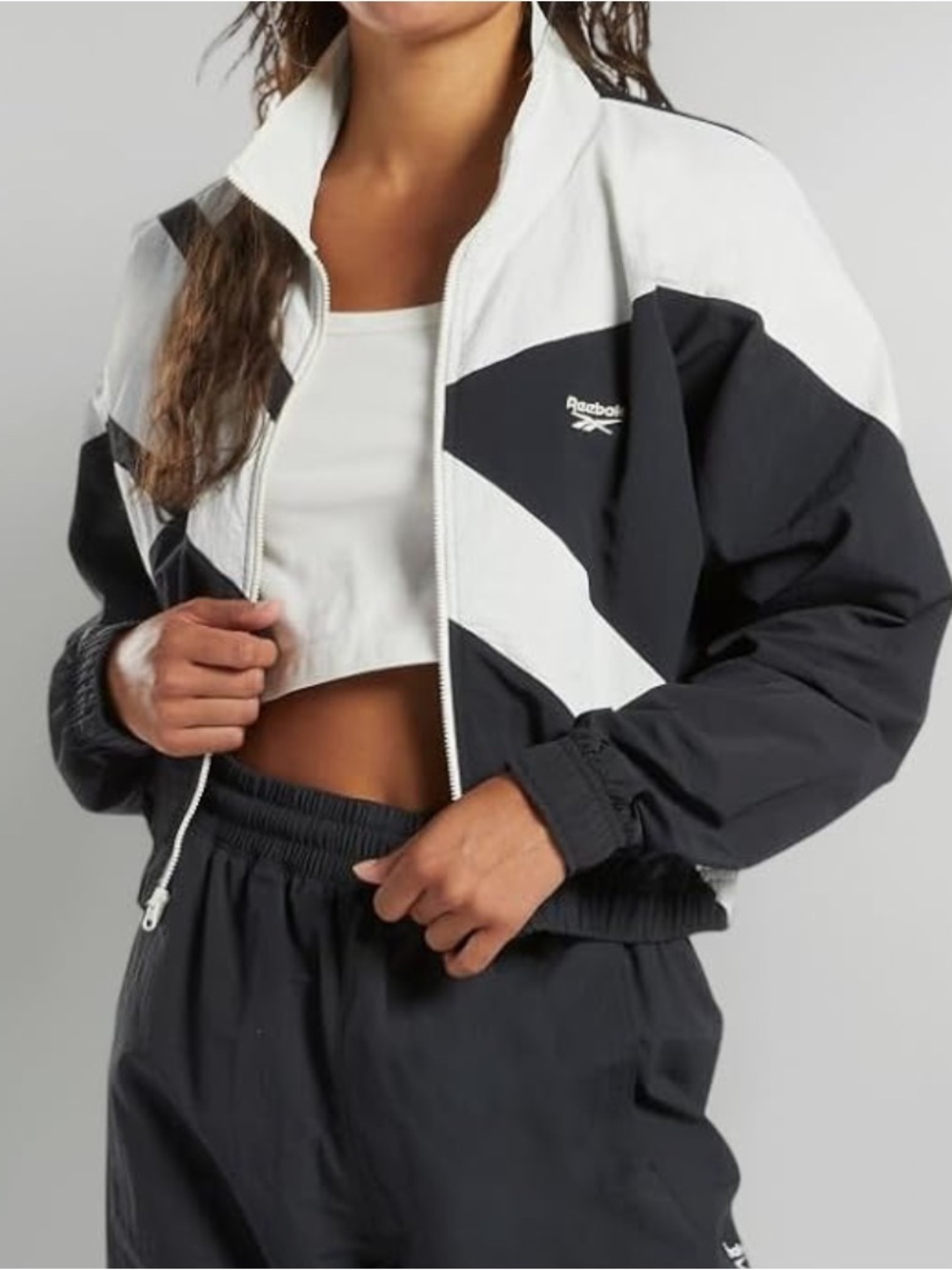 Reebok - women’s windbreaker - M